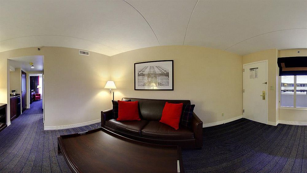 Sheraton Suites Philadelphia Airport Экстерьер фото