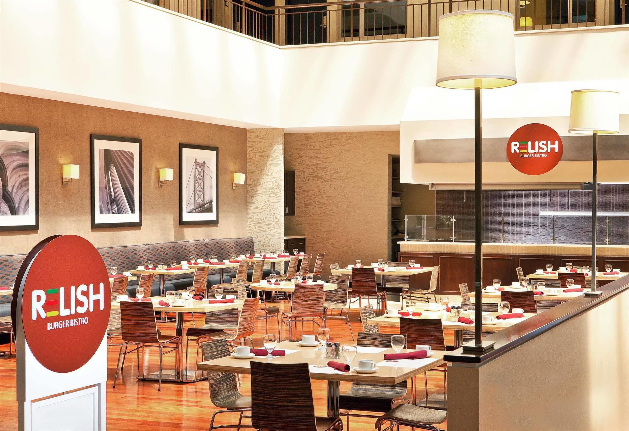 Sheraton Suites Philadelphia Airport Экстерьер фото